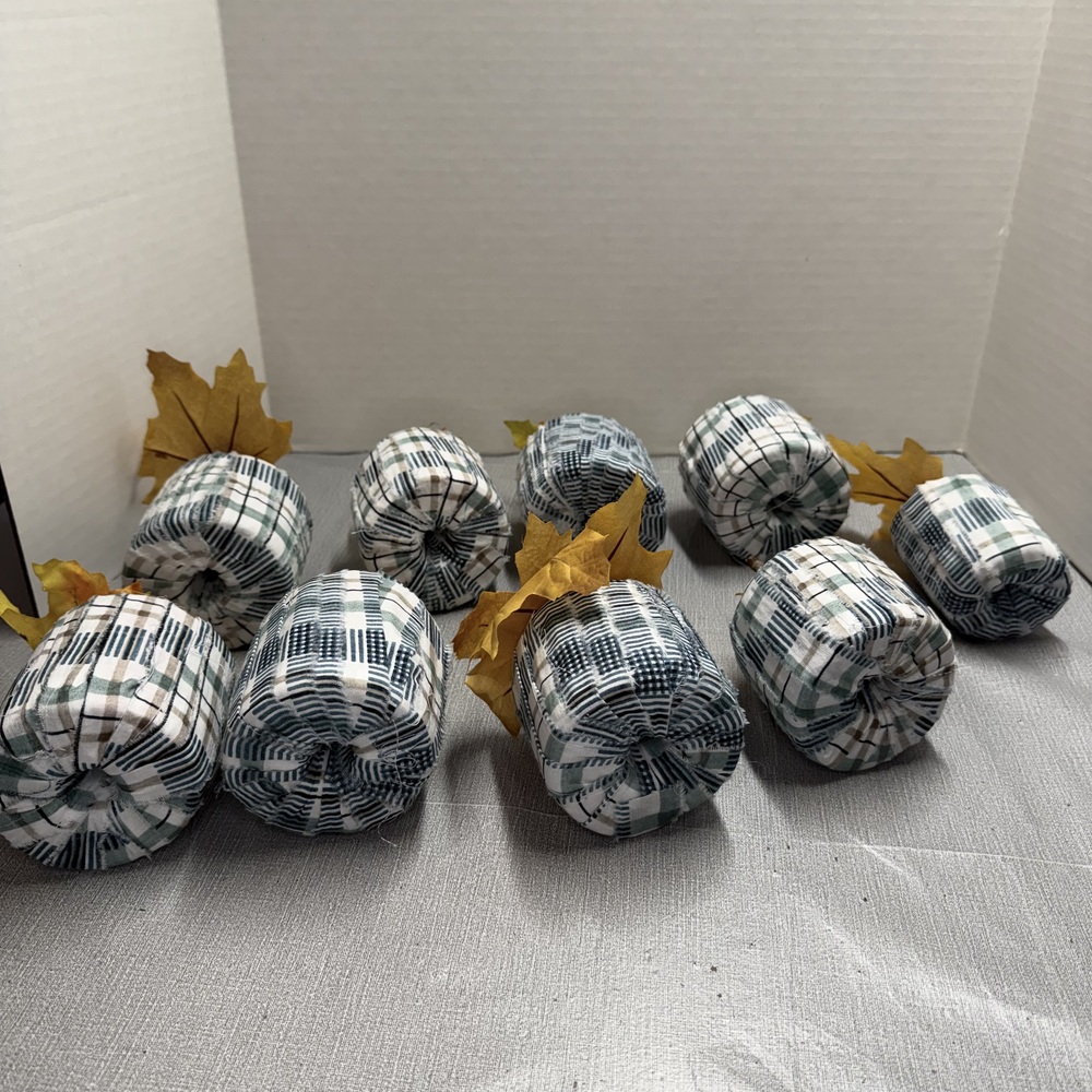 Set of 9 Handmade Fabric Plaid Pumpkins Fall Decor Leaves - Picture 5 of 8